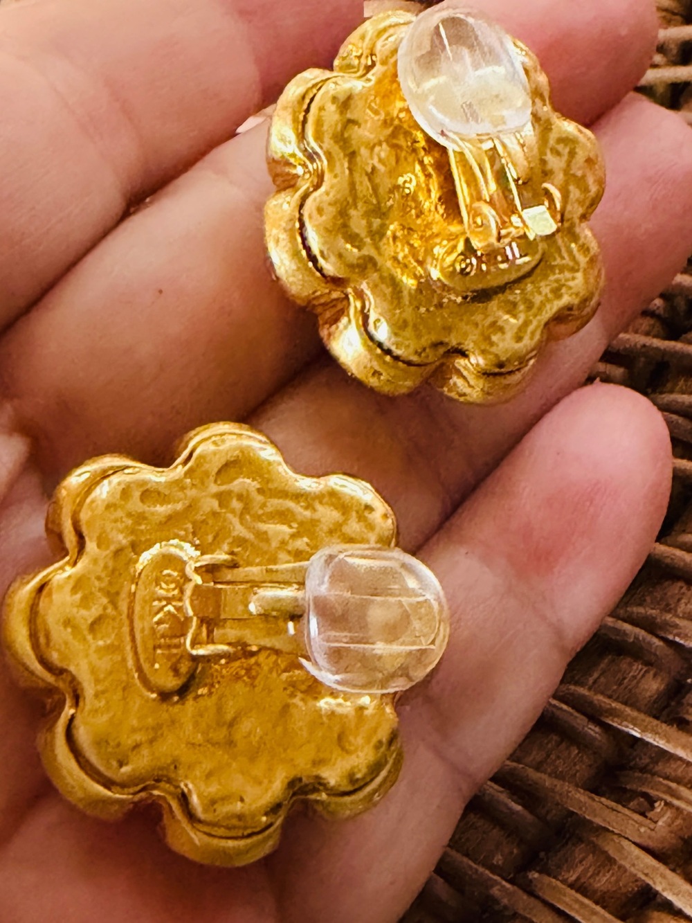 Gold-Tone Vibrant Tangerine Glass Cabochon Crystal CLIP-ON Earrings Vintage ! - Picture 4 of 8